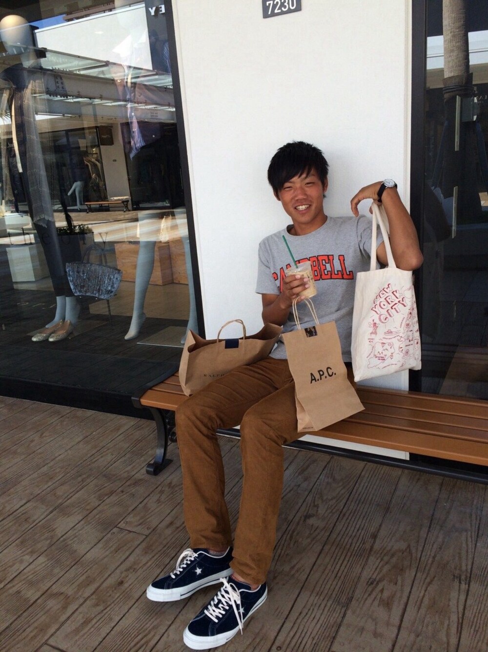 「お買い物、Polo Ralph Lauren、A.P.C.」｜「CONVERSEのワンスター 復刻モデル スウェード
（スニーカー、ブルー系）」を使った、misaさん（メンズ・185cm）の秋コーディネートの1枚目の写真