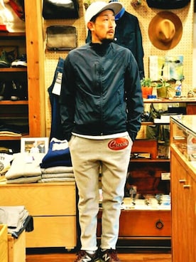 「FRUIT OF THE LOOM（フルーツオブザルーム）のアイテム（パンツ）」を使った、クボタ ユウイチさん（メンズ・174cm）の冬コーディネート