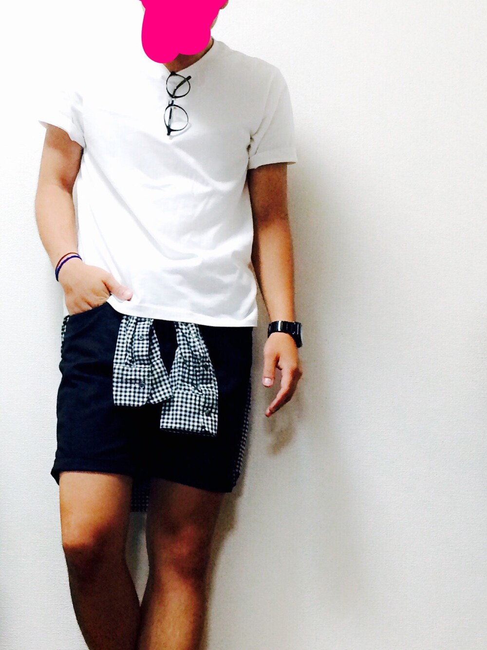 「モノクロ、腰巻きスタイル、ハーフパンツ、白Tシャツ、ZARA、BEAUTY&YOUTH UNITED ARROWS、無印良品、MORGAN HOMME」｜「無印良品のアイテム（Tシャツ/カットソー、ホワイト系）」を使った、kuroooさん（メンズ・172cm）の夏コーディネートの1枚目の写真