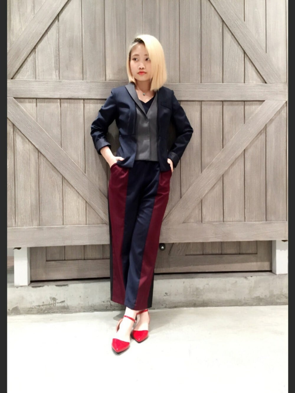 「Marjorie、Taiwan、Taichung、逢甲、聯名款西裝外套、無袖連身褲」｜「miyukoのアイテム（シューズ、レッド系）」を使った、Yuyuさん（レディース・158cm）の春コーディネートの1枚目の写真