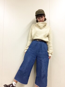 「Kastane（カスタネ）のオフタートルプルオーバー（ニット/セーター、ホワイト系）」を使った、ayaさん（レディース・157cm）の秋コーディネート