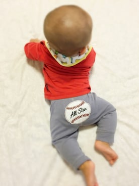 「OSHKOSH（オシュコシュ）のアイテム（Tシャツ/カットソー）」を使った、Fredy.さん（キッズ・60cm）の夏コーディネート