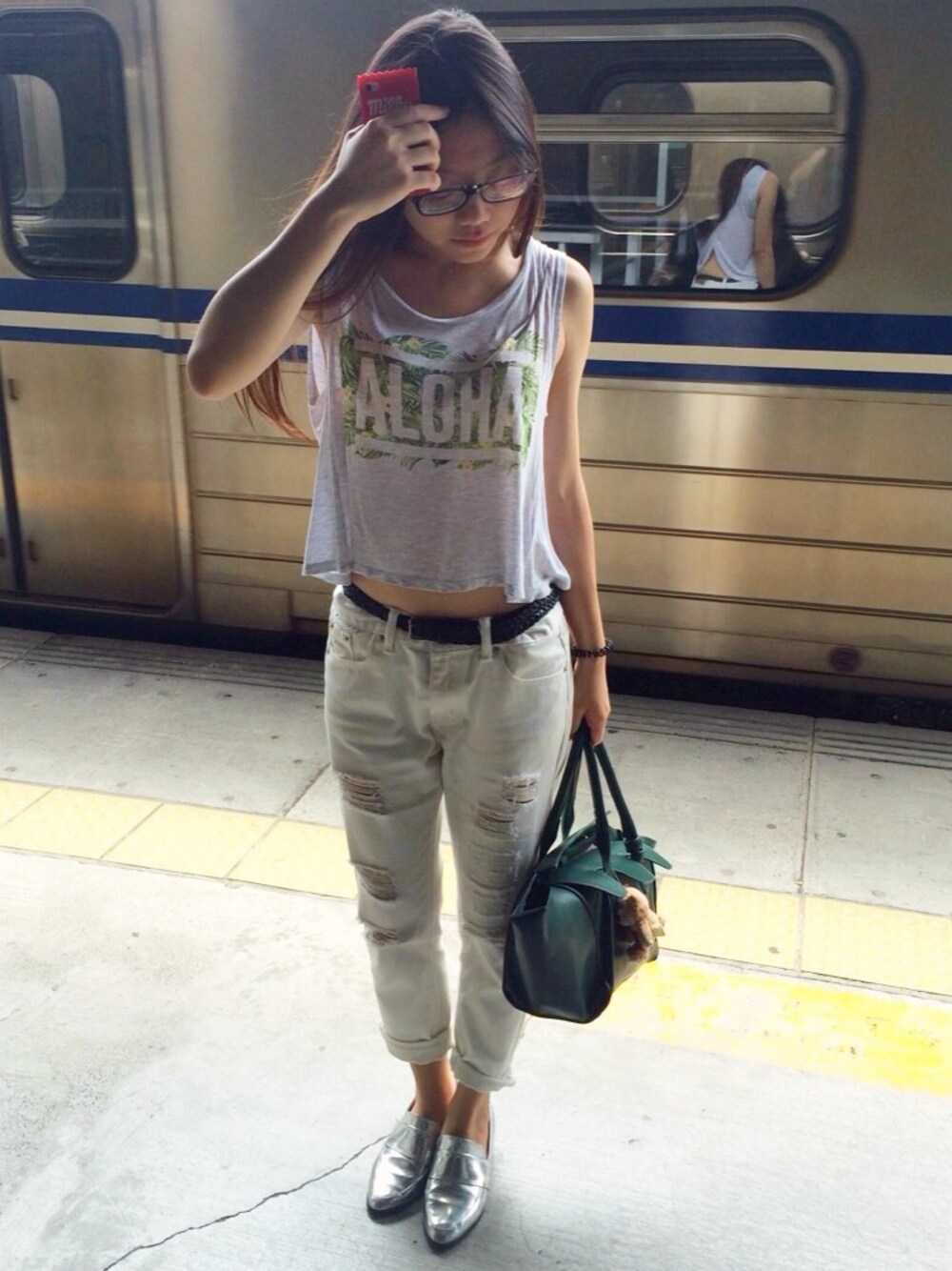 「PULL&BEARのPull & bear（タンクトップ、グレー系）」を使った、Mr_kuoxxさん（レディース・162cm）の夏コーディネートの1枚目の写真