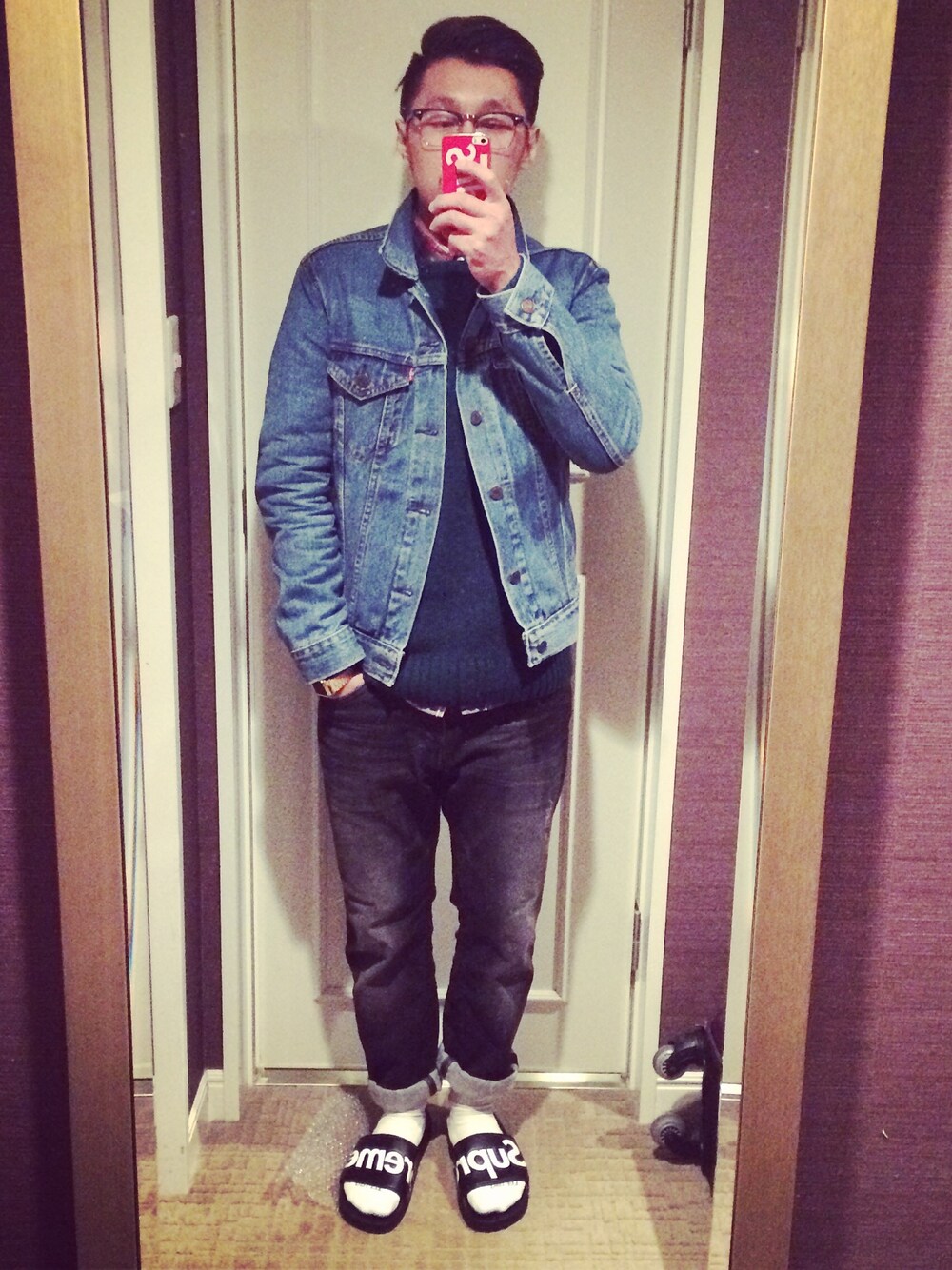 「Levi's、supreme、LACOSTEL!VE」｜「Levi'sのアイテム（デニムジャケット、ブルー系）」を使った、Mr_kuoxxさん（メンズ・170cm）の冬コーディネートの1枚目の写真