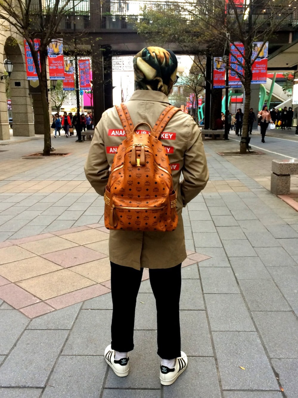 「Supreme のアイテム（パーカー、グリーン系）」を使った、Mr_kuoxxさん（メンズ・170cm）の春コーディネートの1枚目の写真