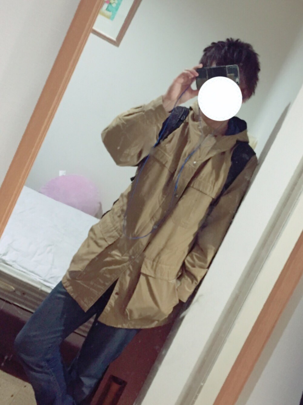 「秋コーデ、シンプル、おでかけ、学校、マウンテンパーカー、リーバイス、LEE、Levi's、テキトーですみません」｜「SIERRA DESIGNSのアイテム（マウンテンパーカー、ベージュ系）」を使った、ひろさん（メンズ・175cm）の秋コーディネートの1枚目の写真