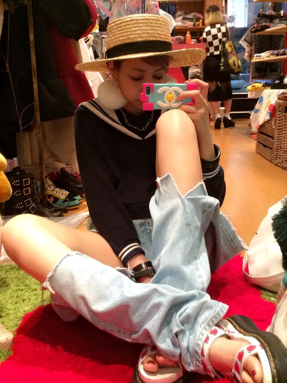 「H&M、Dr.Martens、BUBBLES、BUBBLEStokyo」｜「BUBBLESのbarbed wire necklace（ネックレス、シルバー系）」を使った、ℳさん（レディース・168cm）の夏コーディネートの1枚目の写真