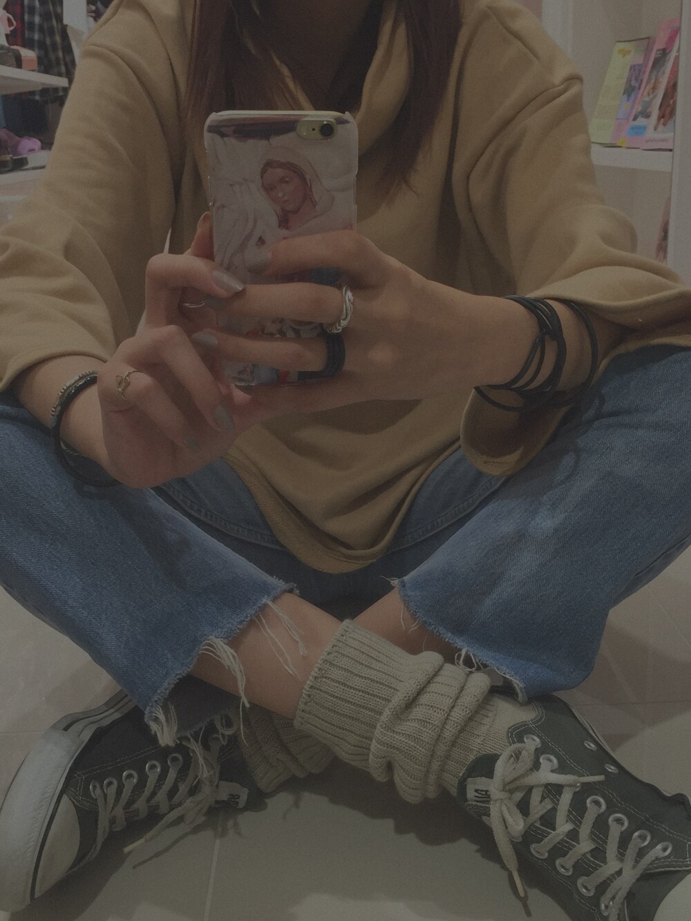 「BUBBLES、BUBBLEStokyo、grunge」｜「BUBBLESのアイテム（スウェット、ベージュ系）」を使った、ℳさん（レディース・168cm）の秋コーディネートの1枚目の写真