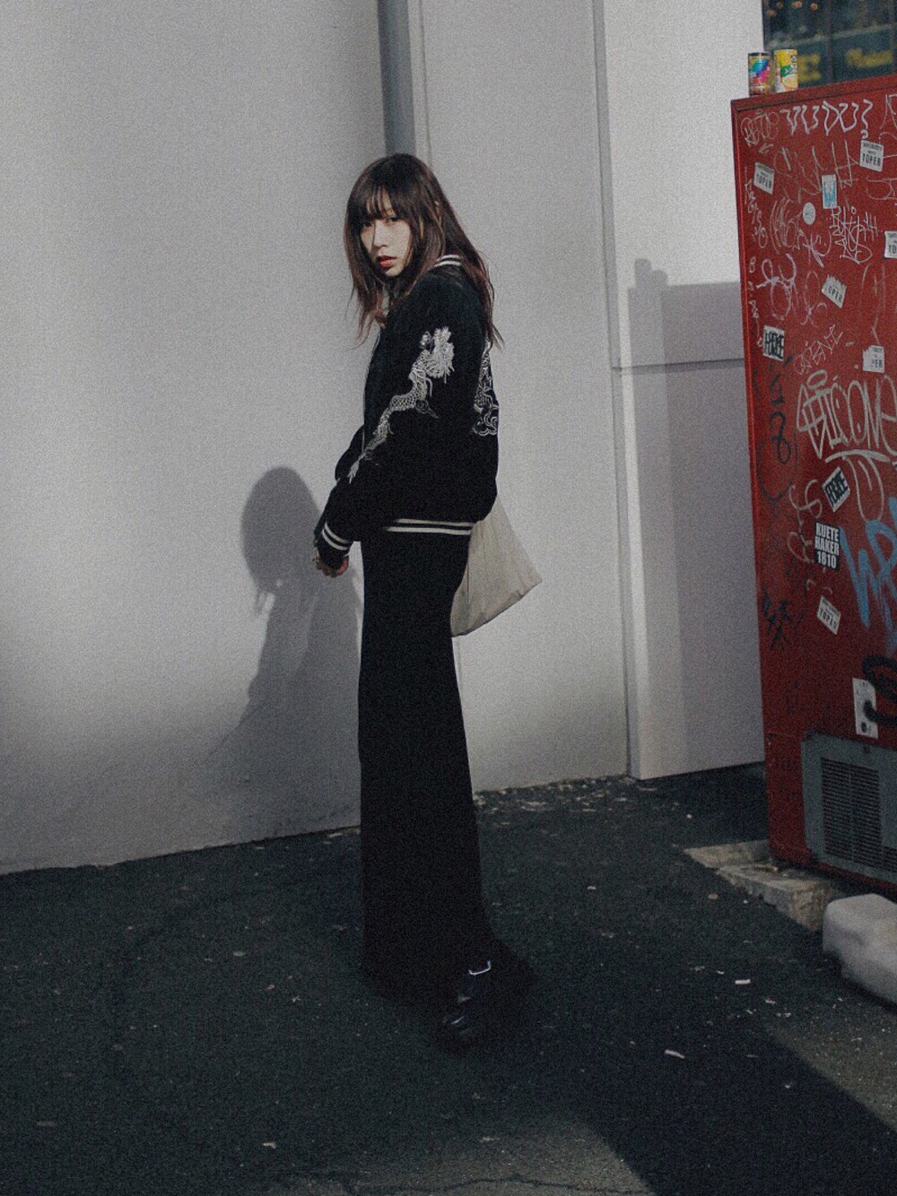 「faithtokyo、faithvintage」｜「Faithのアイテム（その他アウター、ブラック系）」を使った、ℳさん（レディース・168cm）の春コーディネートの1枚目の写真