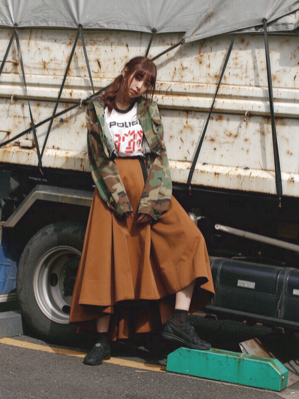 「faithtokyo、Faith」｜「k3&co.のDickies×k3&co. Flare Skirt（スカート、ブラウン系）」を使った、ℳさん（レディース・168cm）の春コーディネートの1枚目の写真