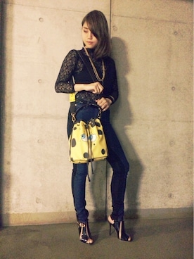 「MOSCHINO（モスキーノ）のアイテム（ショルダーバッグ、イエロー系）」を使った、pikopikomarinさん（レディース・162cm）の秋コーディネート