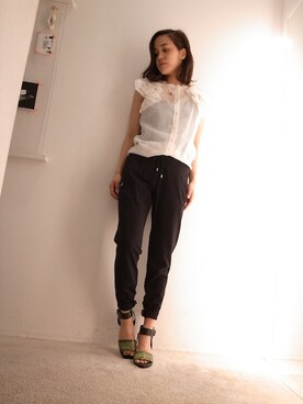 「透け素材」｜「アイテム（シャツ/ブラウス）」を使った、FLONT STAFF さん（レディース・158cm）の春コーディネート