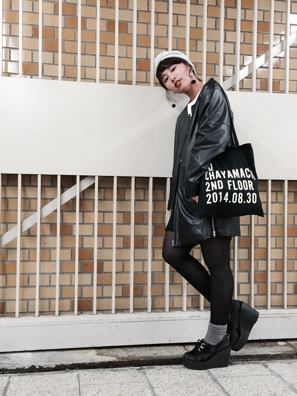 「AW、モード、monotone」｜「ZARAのアイテム（ノーカラージャケット、ブラック系）」を使った、yuiさん（レディース・159cm）の夏コーディネートの1枚目の写真