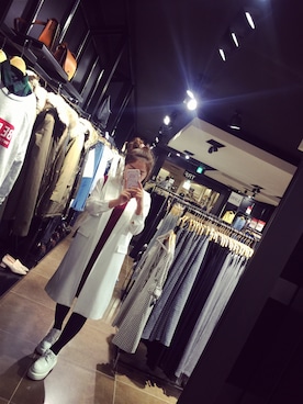 「ZARA（ザラ）のアイテム（テーラードジャケット、ホワイト系）」を使った、媛可さん（キッズ）の冬コーディネート