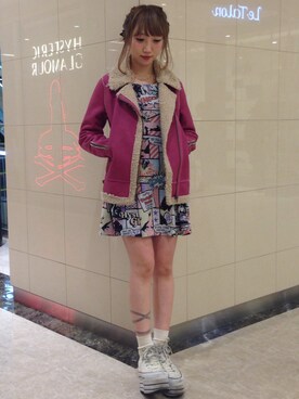 「総柄トップス」｜「アイテム（ライダースジャケット）」を使った、NAGISAさん（レディース・160cm）の冬コーディネート