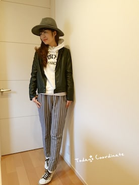 「スウェット×シャツ」｜「アイテム（ライダースジャケット）」を使った、あみぃ さん（レディース・163cm）の冬コーディネート