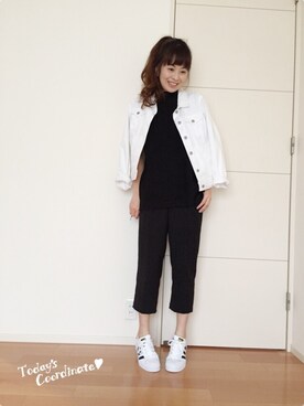 「白いスニーカー」｜「アイテム（デニムジャケット）」を使った、あみぃ さん（レディース・163cm）の春コーディネート