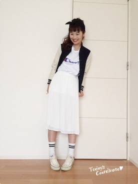 「ホワイトスニーカー」｜「アイテム（スタジャン）」を使った、あみぃ さん（レディース・163cm）の春コーディネート