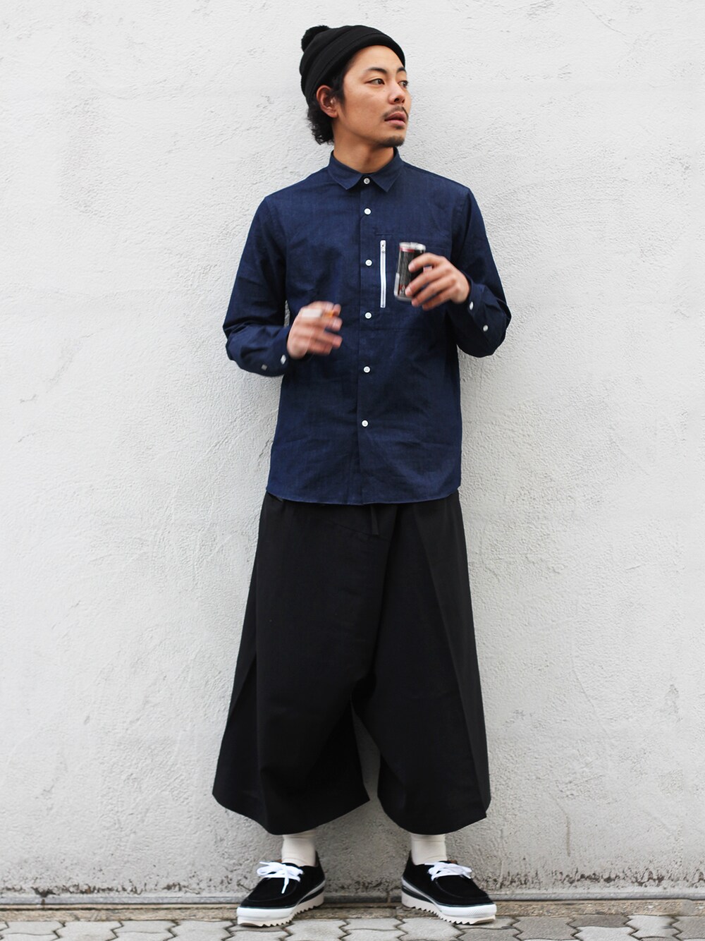「ganryu、きれいめカジュアル、 GANRYU、Tremolo、BLACK&BLUE、シャツスタイル」｜「BLACK&BLUEのBLACK & BLUE ZIPシャツ（シャツ/ブラウス、ブルー系）」を使った、YUSUKE_WAKAMORIさん（メンズ・178cm）の冬コーディネートの1枚目の写真