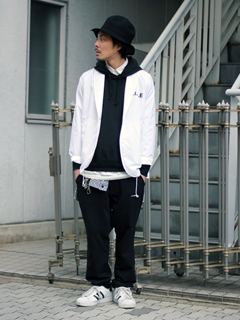 「セットアップ、パーカー、ganryu、イージーパンツ、Tremolo、digawel、elephant blanc、ロング丈カットソー」｜「CA4LAのCA4LA MT.NISHINOMIYA14（ハット、ブラック系）」を使った、YUSUKE_WAKAMORIさん（メンズ・178cm）の春コーディネートの1枚目の写真