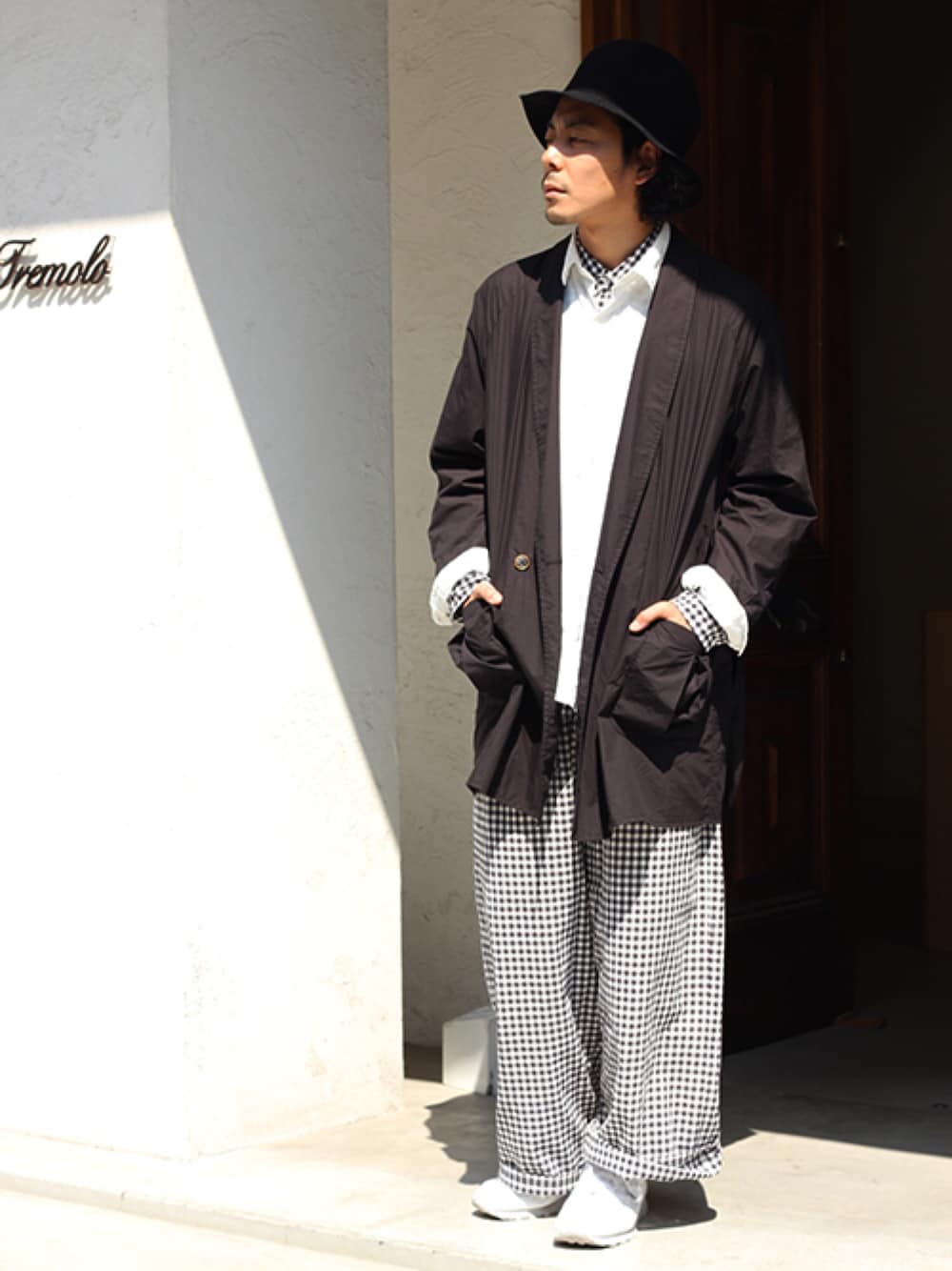 「Tremolo、digawel、elephant blanc、セットアップ、ギンガムチェック、ガウン、モノトーン」｜「DIGAWELのアイテム（シャツ/ブラウス、その他）」を使った、YUSUKE_WAKAMORIさん（メンズ・178cm）の春コーディネートの1枚目の写真