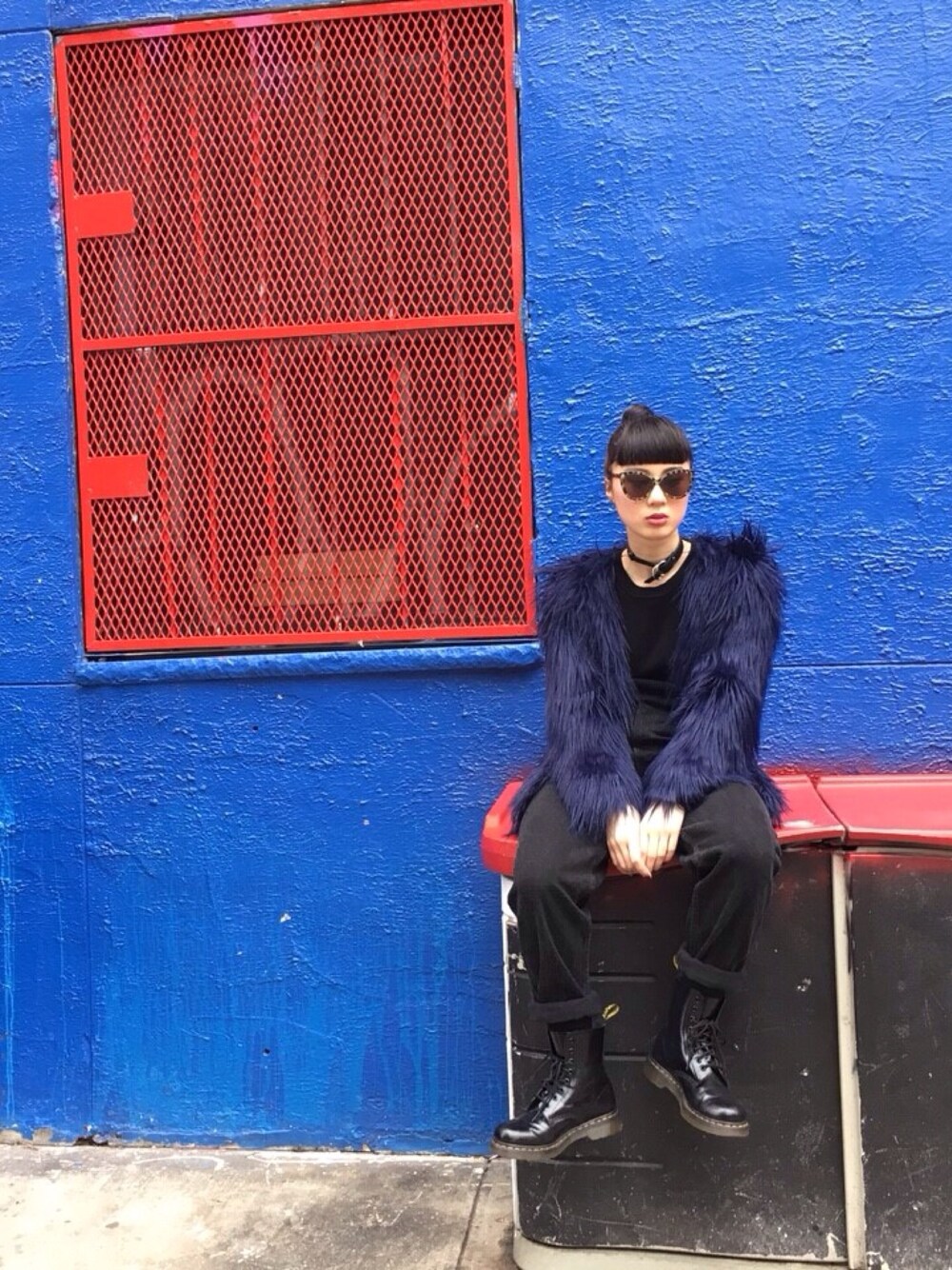 「NY、ootd、black、blue、coordinate、fashion、vintage」｜「VINTAGEのアイテム（ジャケット/アウター、ブルー系）」を使った、カオリさん（レディース・162cm）の冬コーディネートの1枚目の写真