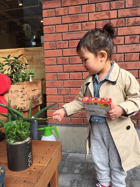 「GAP（ギャップ）のアイテム（トレンチコート）」を使った、Lee1011さん（キッズ・90cm）の春コーディネート