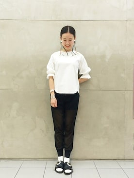 「アイテム（ブレスレット）」を使った、たてやんさん（レディース・168cm）の春コーディネート