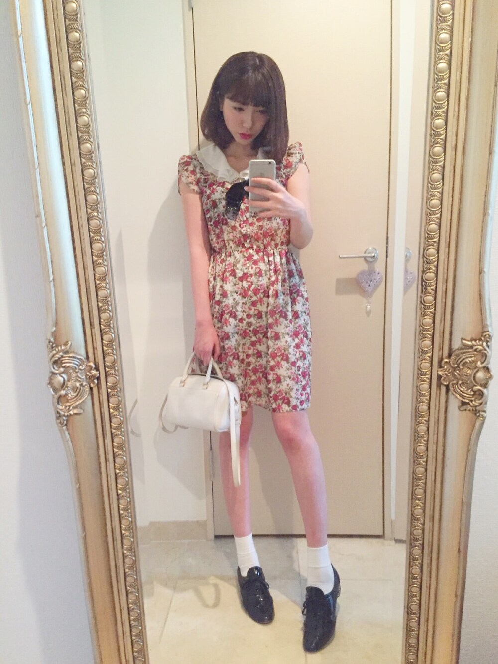 「Saint Laurent、サンローランパリ、花柄ワンピース、バラ柄、MIUMIU」｜「SAINT LAURENT PARISのアイテム（ワンピース、レッド系）」を使った、maichigoさん（レディース・164cm）の春コーディネートの1枚目の写真