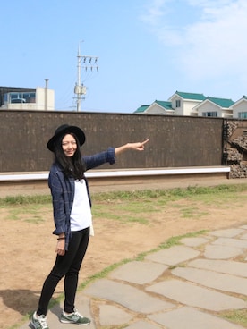 「MONKI（モンキ）のアイテム（帽子）」を使った、Eriko_Kusoさん（レディース・167cm）の秋コーディネート