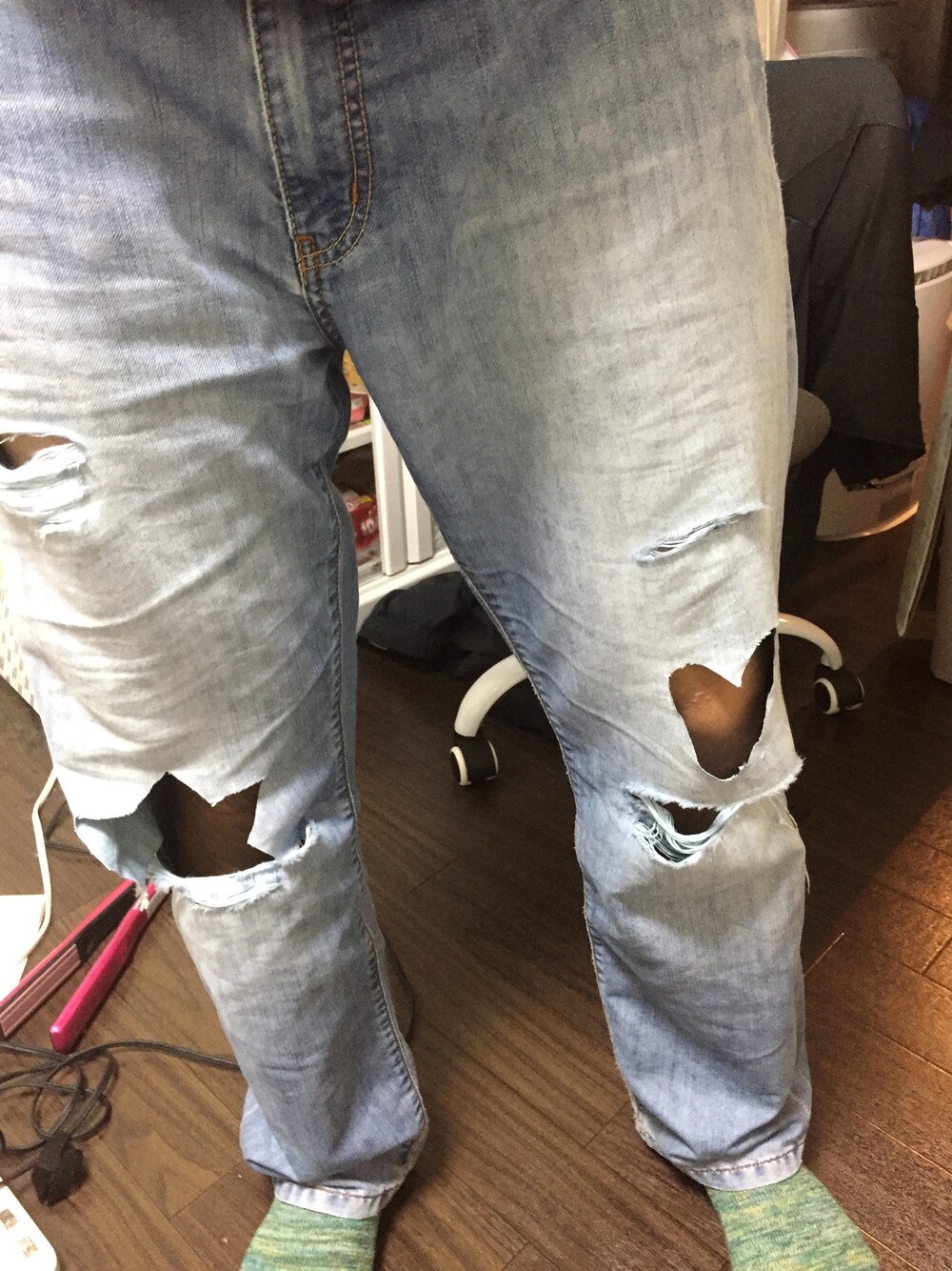 「H&Mのアイテム（デニムパンツ、ブルー系）」を使った、たかしさん（メンズ・175cm）の秋コーディネートの1枚目の写真