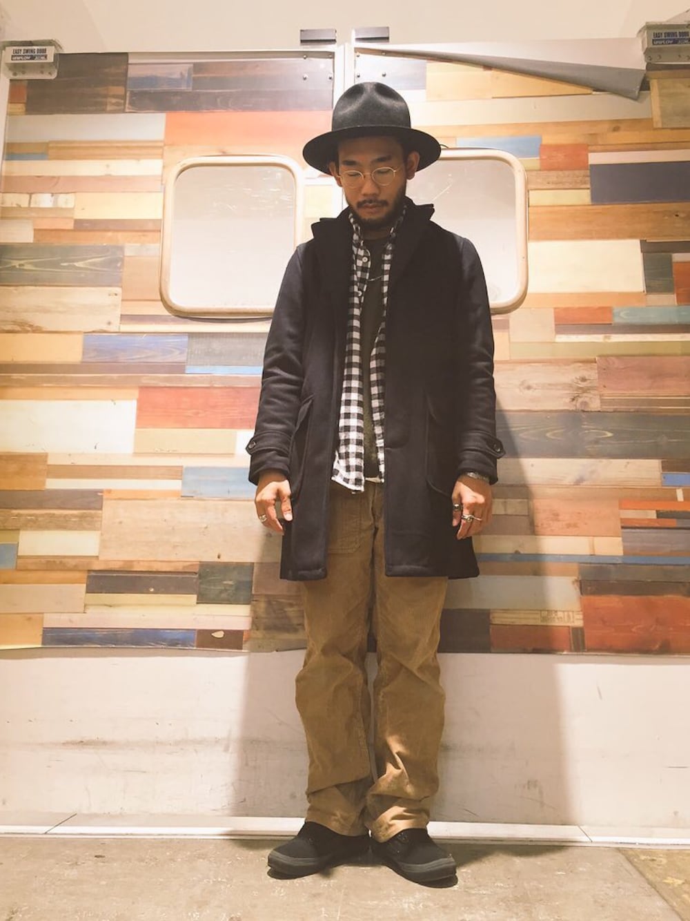 チェスターコートを使った「オリーブ」の人気ファッション