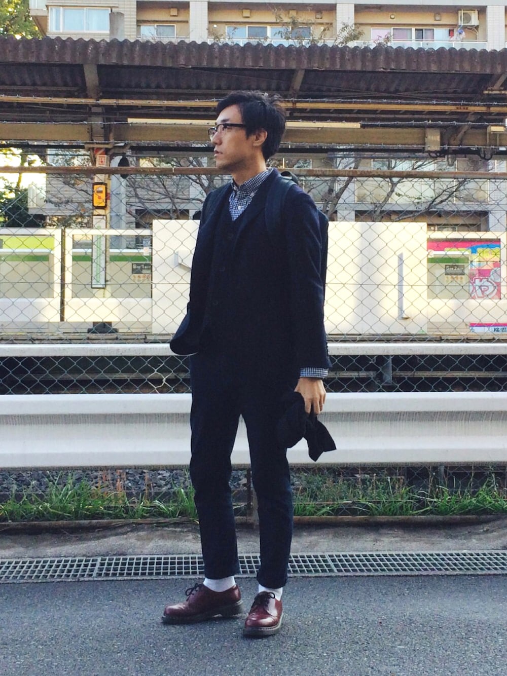 「MACKINTOSH PHILOSOPHYのトロッタージャケット＃032（テーラードジャケット、ブルー系）」を使った、けーさん（メンズ・171cm）の秋コーディネートの1枚目の写真