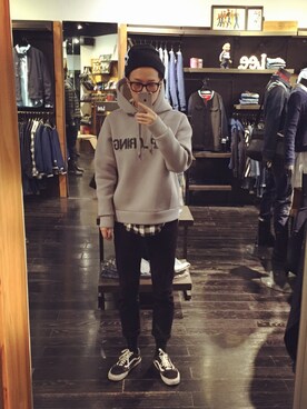 「PULL&BEAR（プルアンドベア）のアイテム（ニットキャップ/ビーニー）」を使った、山姆大叔さん（メンズ・175cm）の冬コーディネート