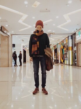 「PULL&BEAR（プルアンドベア）のアイテム（パーカー）」を使った、山姆大叔さん（メンズ・175cm）の冬コーディネート