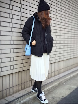 スニーカーを使った ペールブルー のレディース人気ファッションコーディネート Wear