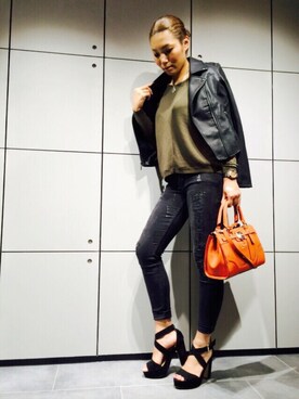 「Guess（ゲス）のアイテム（ライダースジャケット）」を使った、GUESS?なんばパークス店さん（レディース・175cm）の秋コーディネート
