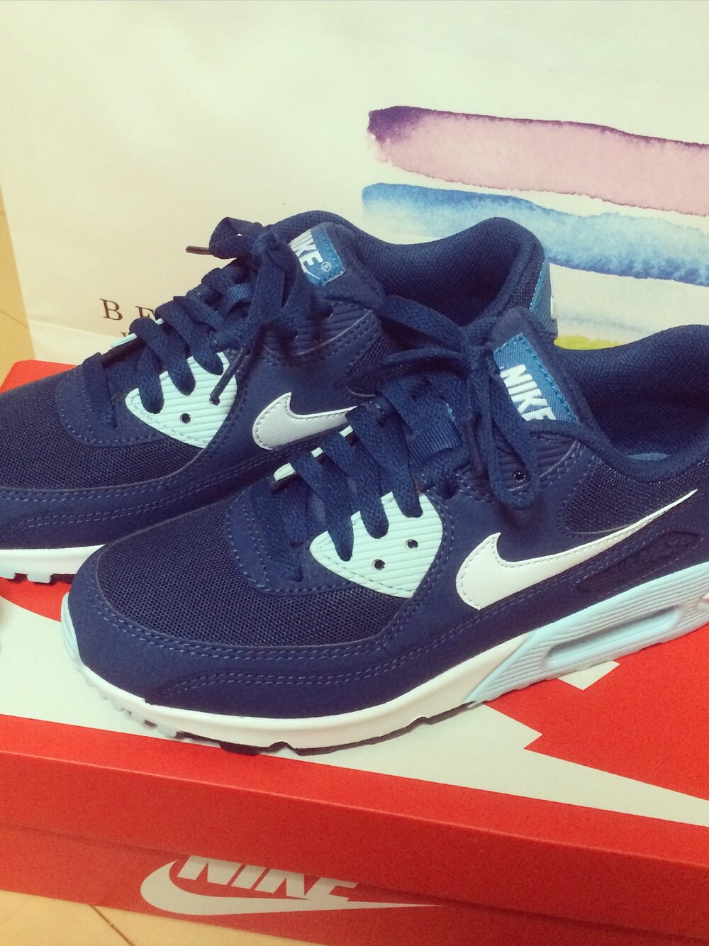 「airmax、NIKE AIR MAX、NIKE、スニーカー」｜「NIKEのウィメンズ ナイキ エアマックス エッセンシャル NIKE WMNS AIR MAX 90 ESST 616730-108/400（スニーカー、ブルー系）」を使った、まいまいさん（レディース・153cm）の冬コーディネートの1枚目の写真
