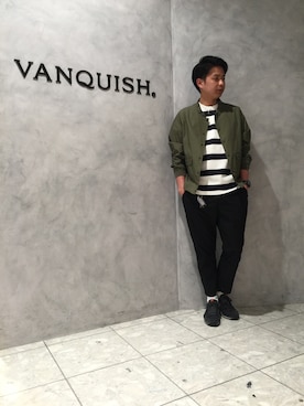 「クルーネック」｜「アイテム（ブルゾン）」を使った、SHUNさん（メンズ・168cm）の春コーディネート