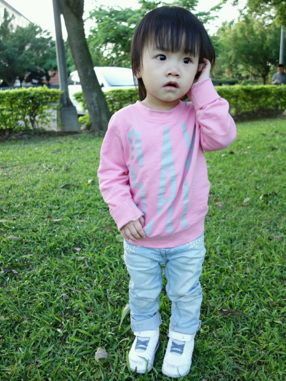 「2歳」｜「OSHKOSHのアイテム（パンツ、ブルー系）」を使った、Masha.TWさん（キッズ・90cm）の夏コーディネートの1枚目の写真