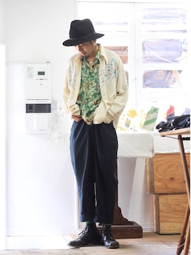 「レザーブーツ」｜「アイテム（スラックス）」を使った、ビックボさん（メンズ・168cm）の夏コーディネート