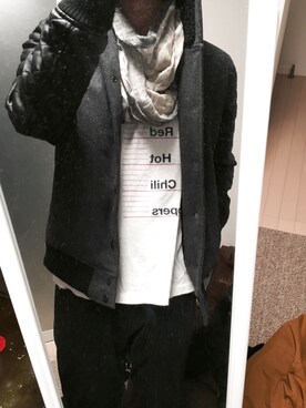 「GGD（ジージーディー）のアイテム（スタジャン）」を使った、ヨッシーさん（メンズ・176cm）の冬コーディネート