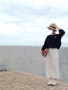 「直島」｜「アイテム（パンツ）」を使った、k a t o uさん（レディース・160cm）の夏コーディネート