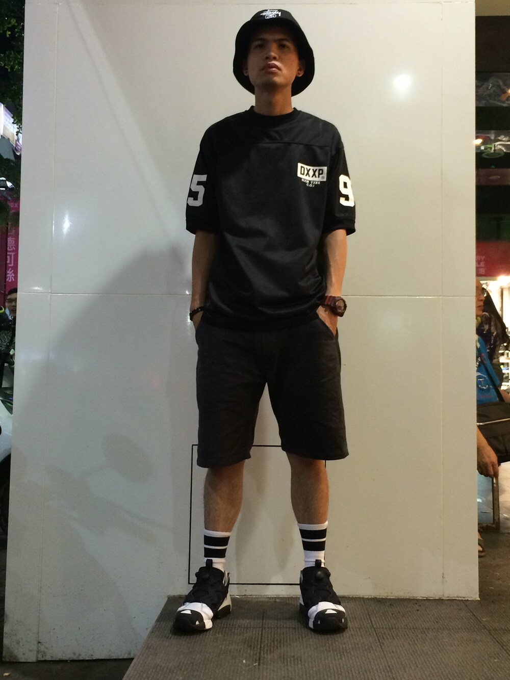 「STUSSYのStussy（サンバイザー、ブラック系）」を使った、Eddieさん（メンズ・172cm）の夏コーディネートの1枚目の写真
