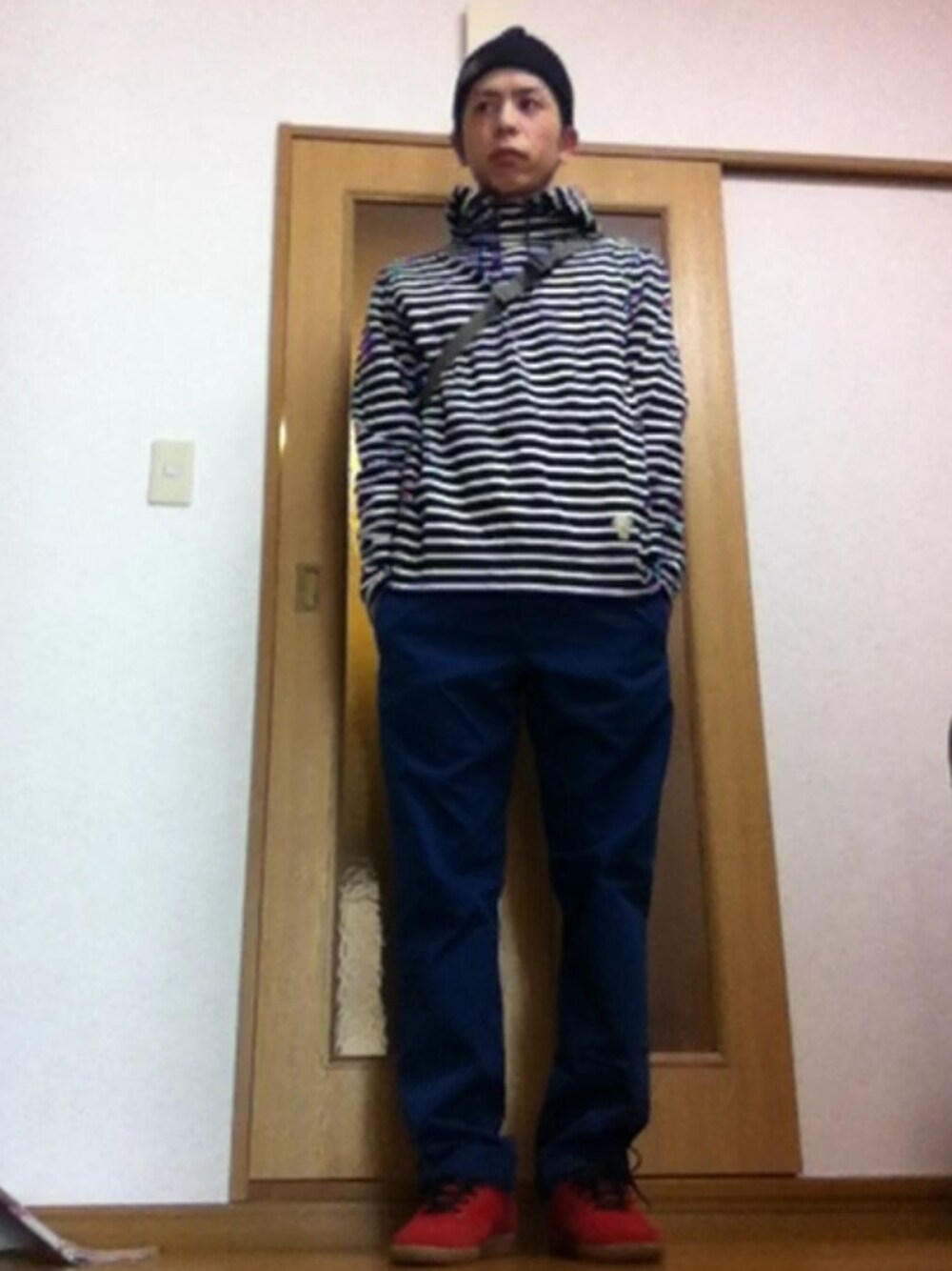 「Back ChannelのBORDER PULLOVER PARKA（パーカー、ブルー系）」を使った、お空さん（メンズ・168cm）の春コーディネートの1枚目の写真