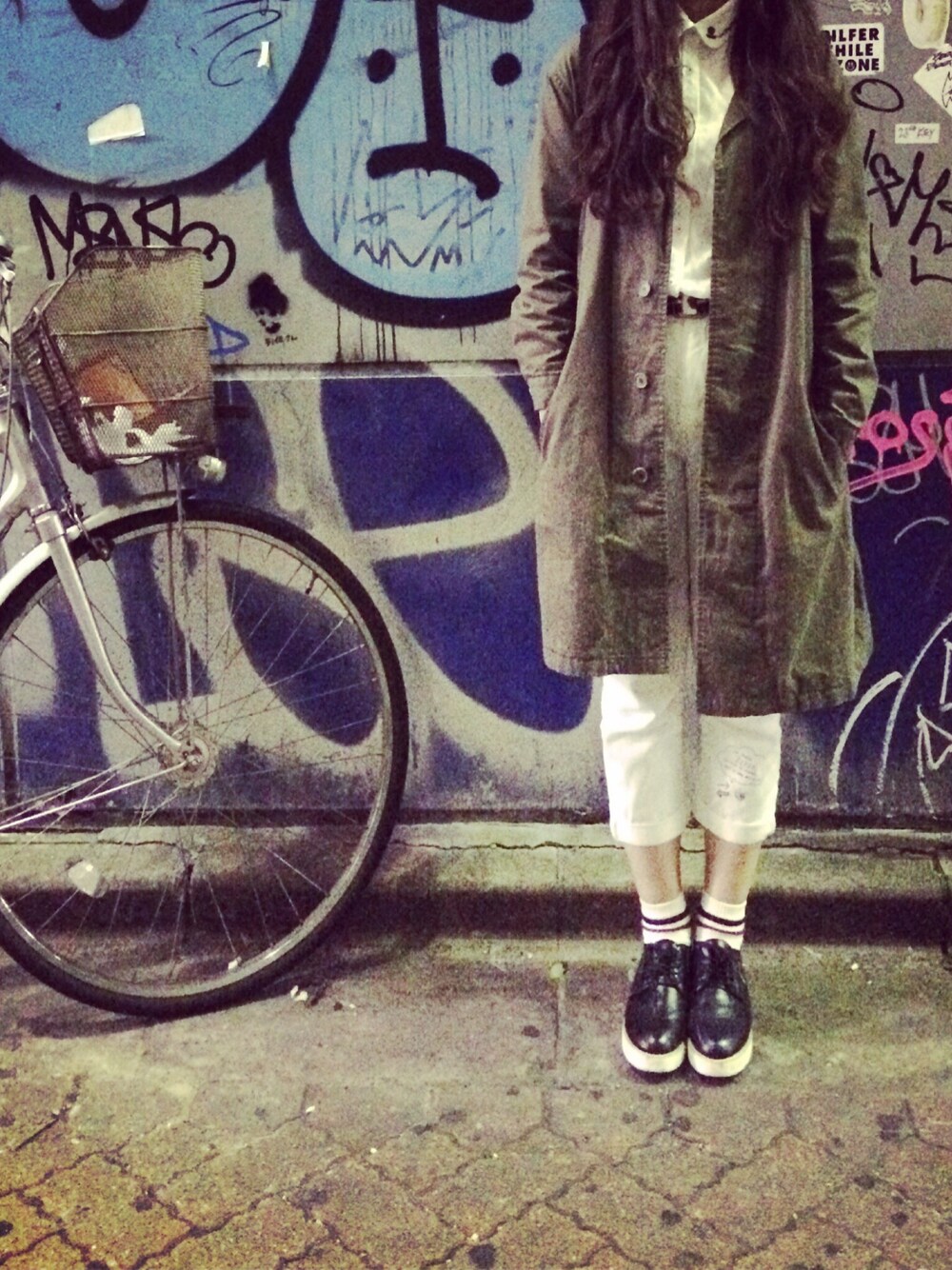 「靴下屋のアイテム（ソックス/靴下、ホワイト系）」を使った、皮蛋菇QwQさん（レディース・166cm）の冬コーディネートの1枚目の写真