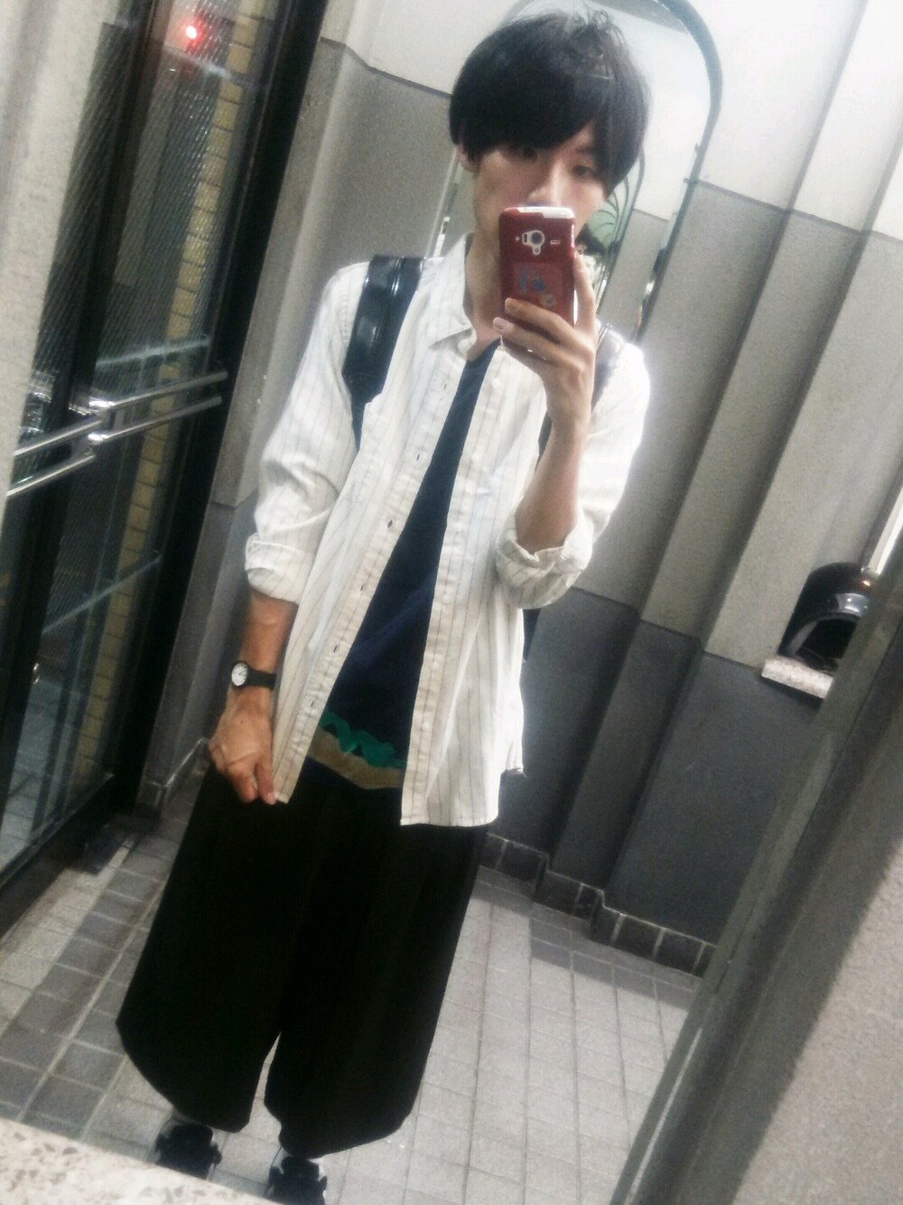 「ガウチョパンツ、シャツ」｜「TSUMORI CHISATOのアイテム（トップス、ブルー系）」を使った、ササシュンさん（メンズ・166cm）の秋コーディネートの1枚目の写真
