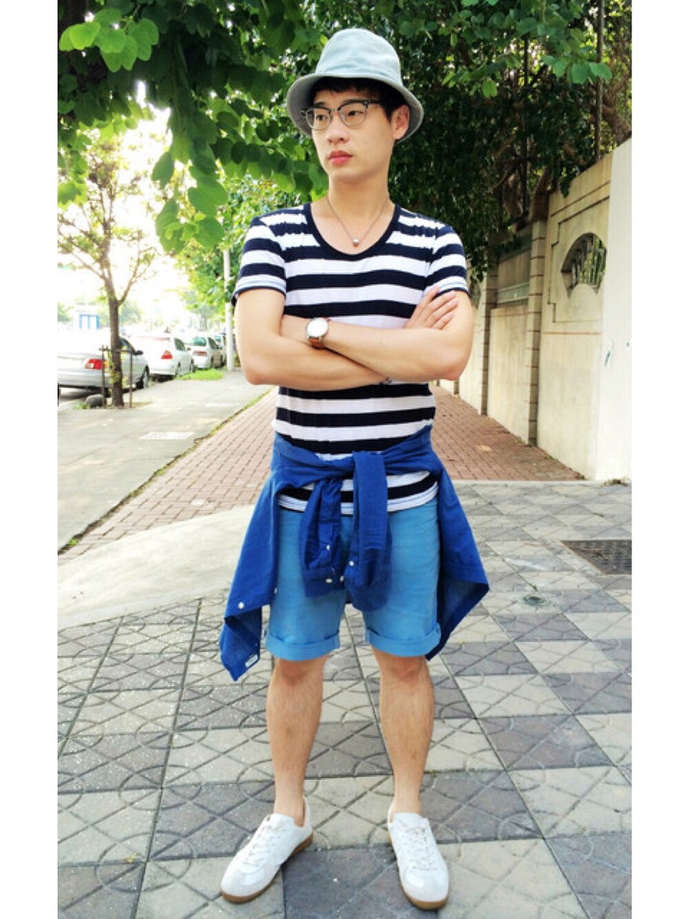 「ZARA、hat、Taiwan、denim」｜「ZARAのアイテム（Tシャツ/カットソー、ブルー系）」を使った、timerさん（メンズ・170cm）の秋コーディネートの1枚目の写真