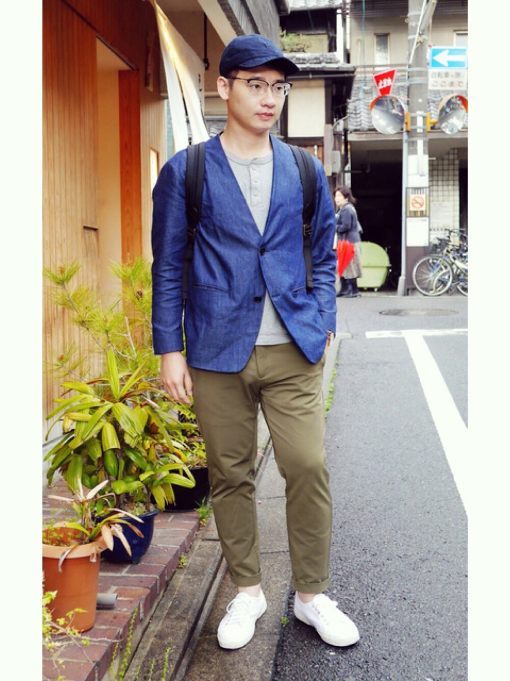 「ootd、シンプル」｜「UNITED ARROWSのアイテム（デニムジャケット、ブルー系）」を使った、timerさん（メンズ・170cm）の春コーディネートの1枚目の写真
