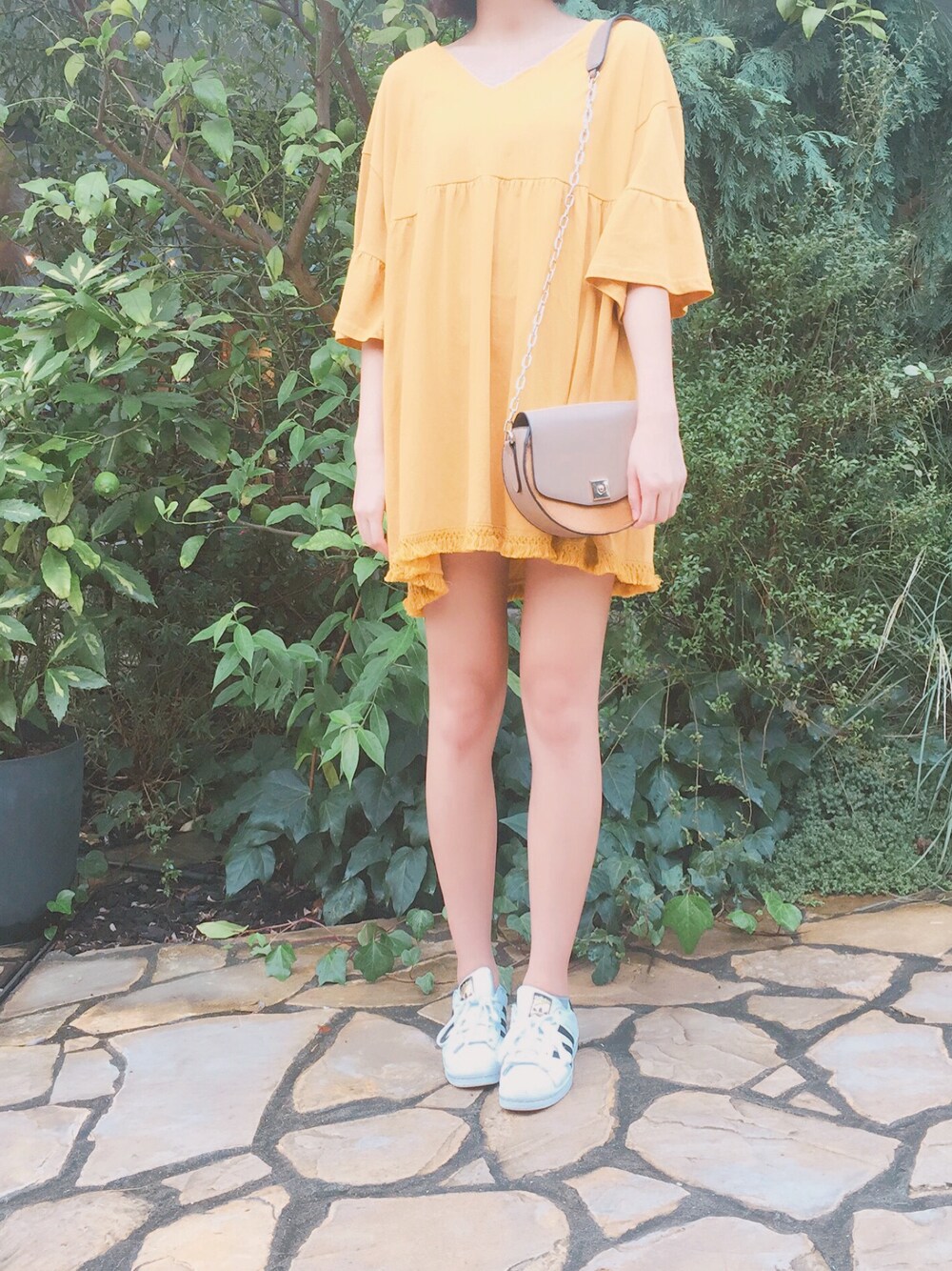 「ootd、outfit、fall、casual、カジュアル、プチプラ、フリンジ、mixxmix、ZARA、adidas」｜「mixxmixのアイテム（ワンピース、オレンジ系）」を使った、bbbc_77さん（レディース・170cm）の秋コーディネートの1枚目の写真